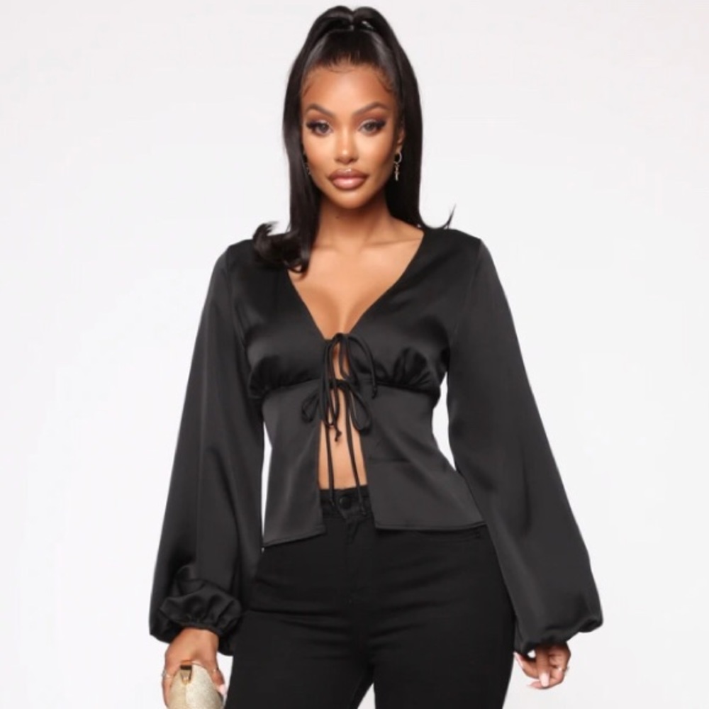 FALL2020
Don't Walk Away Top - Black